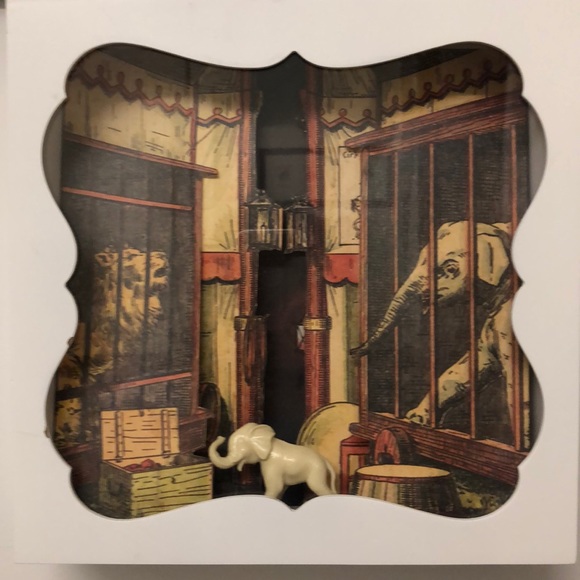 Shadowbox of Circus Elephant - Picture 1 of 2